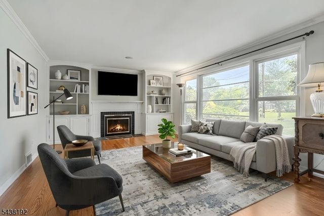 15 Harvey Dr, Summit City, NJ 07901