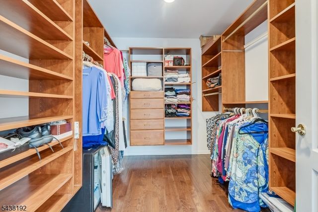 15 Harvey Dr, Summit City, NJ 07901