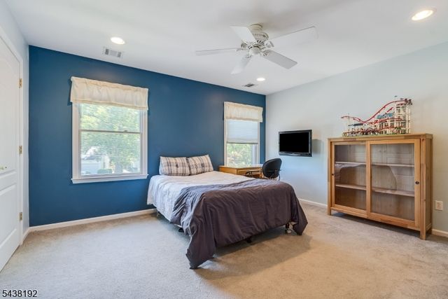 15 Harvey Dr, Summit City, NJ 07901