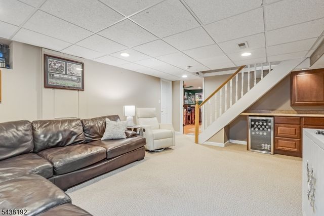 15 Harvey Dr, Summit City, NJ 07901
