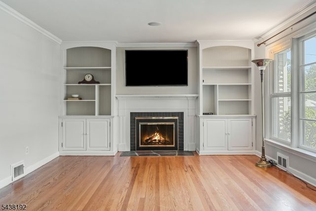 15 Harvey Dr, Summit City, NJ 07901