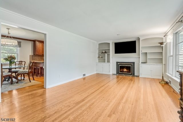 15 Harvey Dr, Summit City, NJ 07901