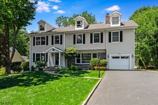15 Harvey Dr, Summit City, NJ 07901