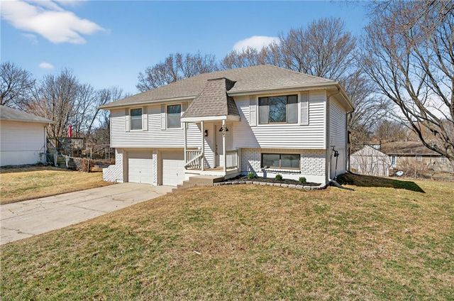 309 SE Avon Street, Blue Springs, MO 64014