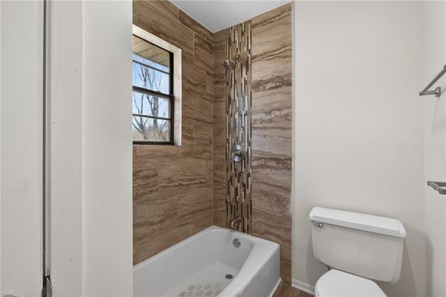 309 SE Avon Street, Blue Springs, MO 64014