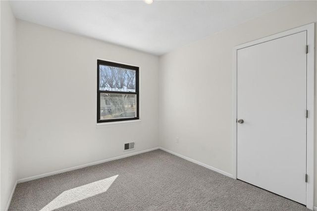 309 SE Avon Street, Blue Springs, MO 64014