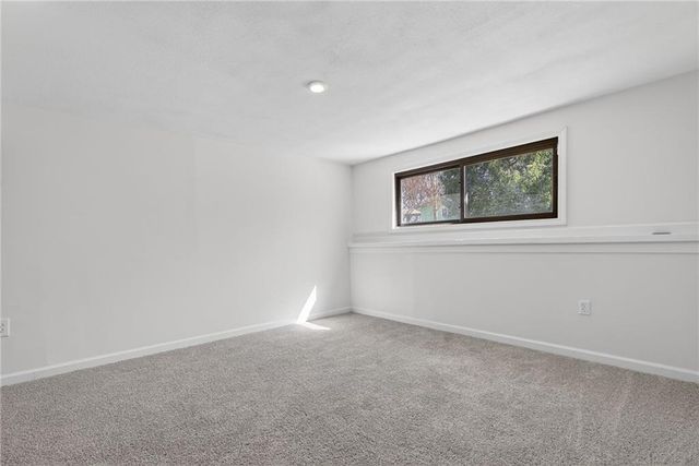 309 SE Avon Street, Blue Springs, MO 64014