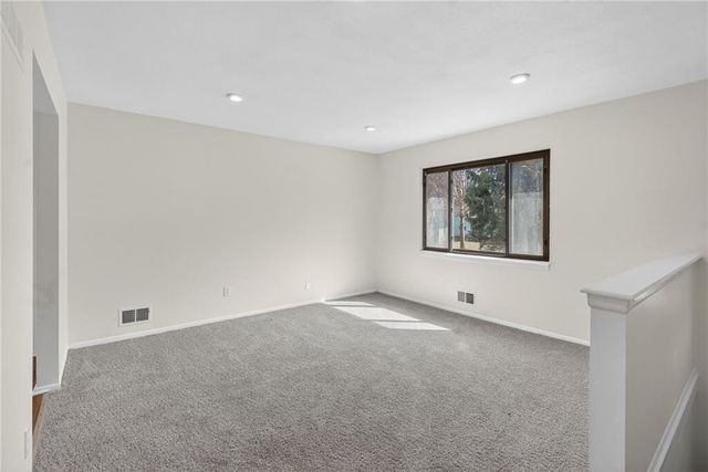 309 SE Avon Street, Blue Springs, MO 64014