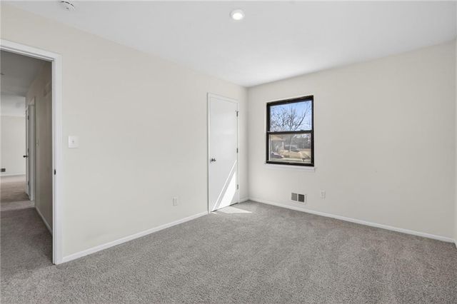 309 SE Avon Street, Blue Springs, MO 64014