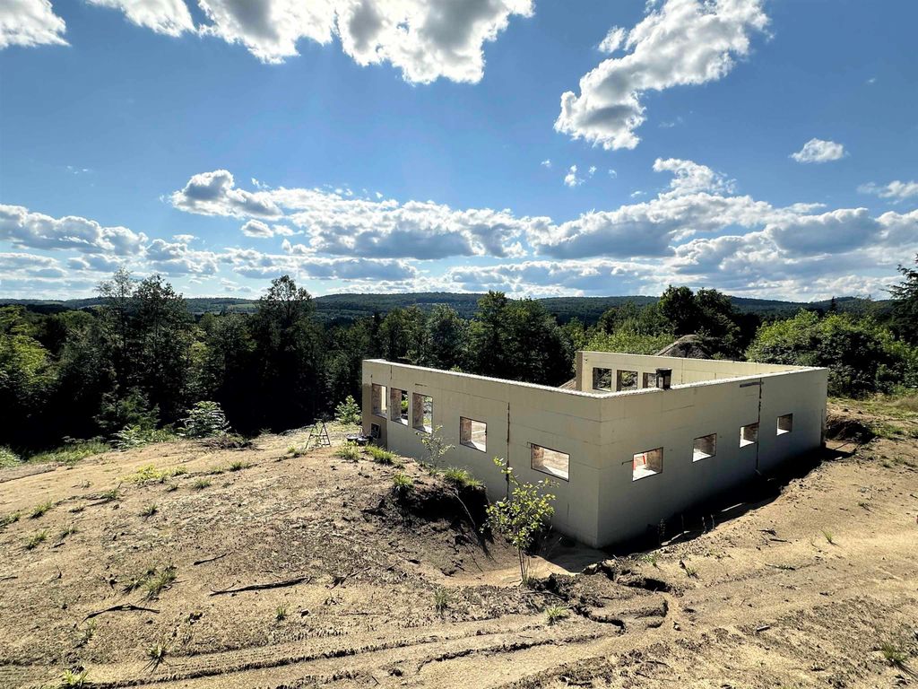 702 Mount Pisgah Road, St. Johnsbury, VT 05819