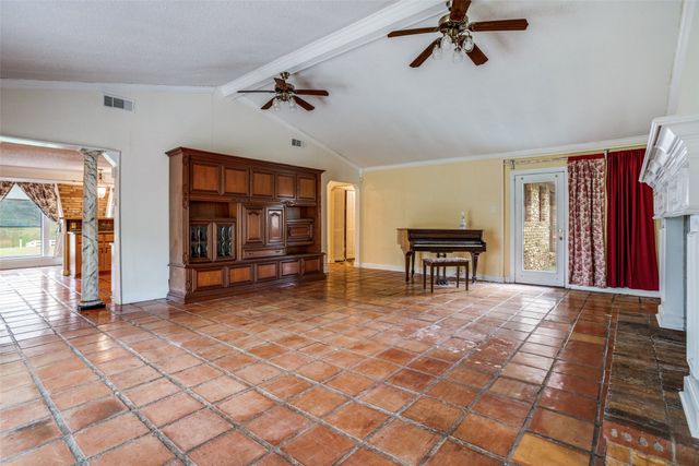 1620 Mamie Road, Greenville, TX 75402