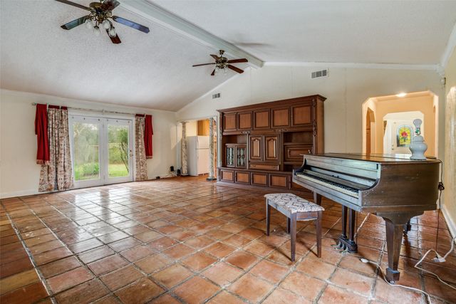 1620 Mamie Road, Greenville, TX 75402