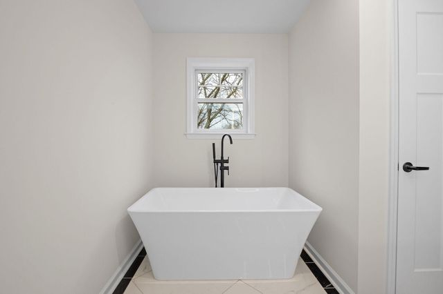 104 E HAVEN CT, Charlottesville, VA 22911