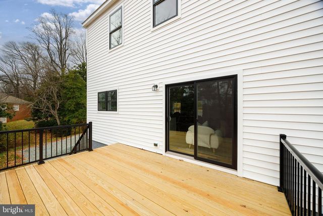 104 E HAVEN CT, Charlottesville, VA 22911