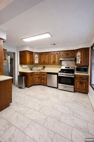 71 Stewart Street, Demarest, NJ 07627