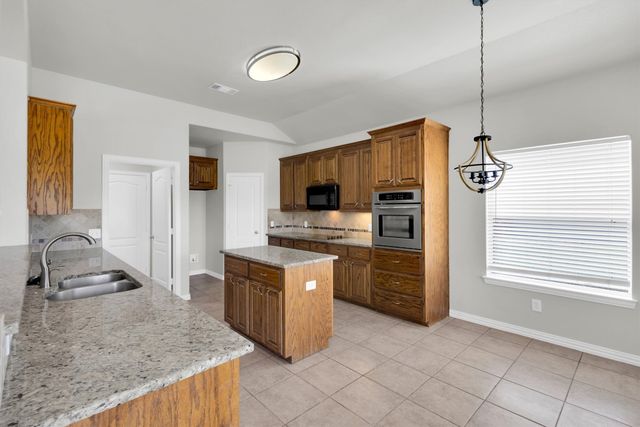 4764 S Fm 271, Bonham, TX 75418