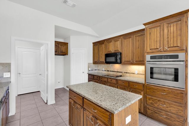 4764 S Fm 271, Bonham, TX 75418