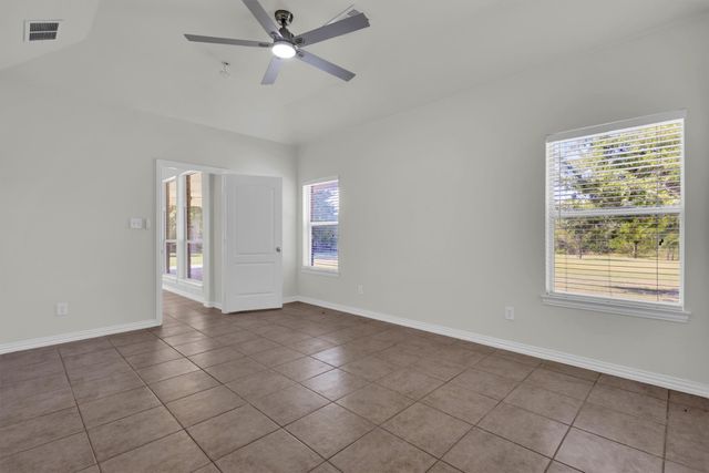 4764 S Fm 271, Bonham, TX 75418