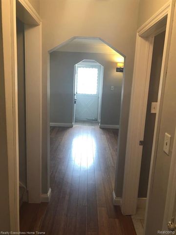2427 Cambridge Road, Berkley, MI 48072