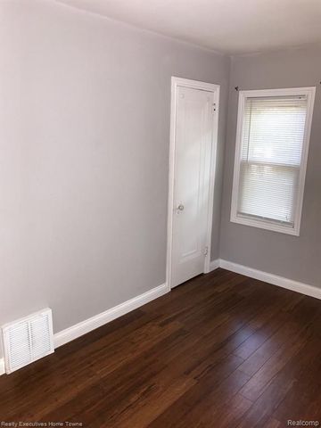 2427 Cambridge Road, Berkley, MI 48072