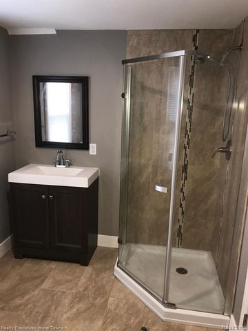 2427 Cambridge Road, Berkley, MI 48072