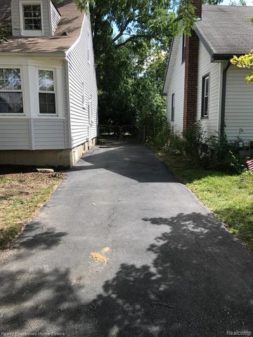 2427 Cambridge Road, Berkley, MI 48072
