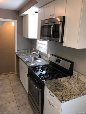 2427 Cambridge Road, Berkley, MI 48072