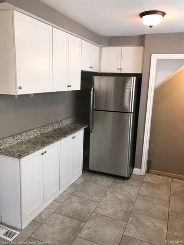 2427 Cambridge Road, Berkley, MI 48072