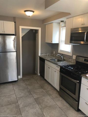 2427 Cambridge Road, Berkley, MI 48072