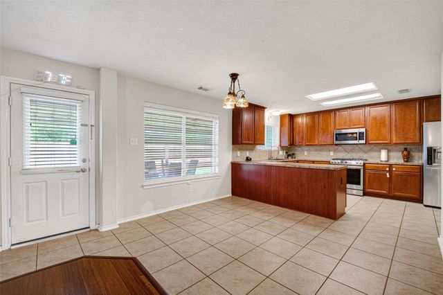 12042 Clear Brook Oak Street, Houston, TX 77089
