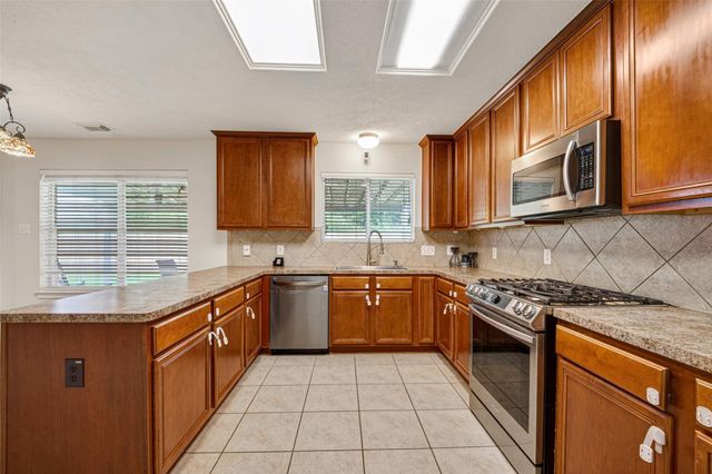 12042 Clear Brook Oak Street, Houston, TX 77089