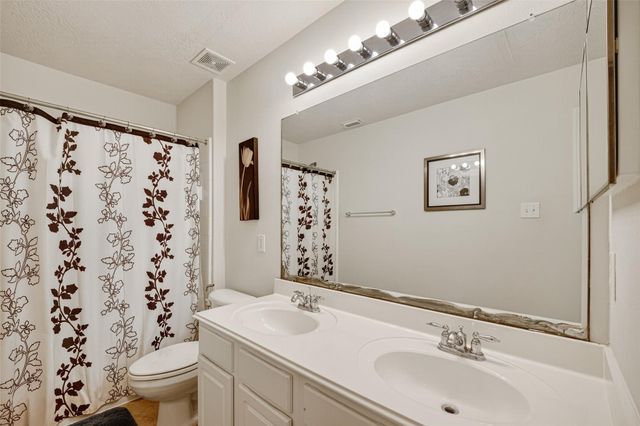 12042 Clear Brook Oak Street, Houston, TX 77089