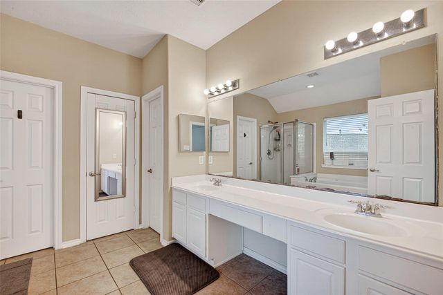 12042 Clear Brook Oak Street, Houston, TX 77089