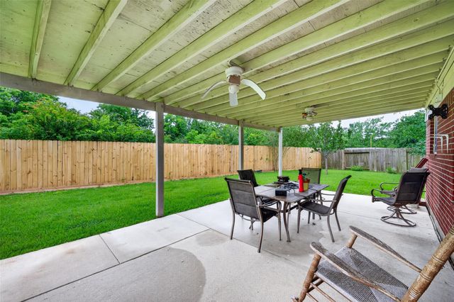 12042 Clear Brook Oak Street, Houston, TX 77089