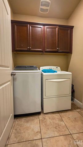 5521 Black Pearl Court, Bakersfield, CA 93313