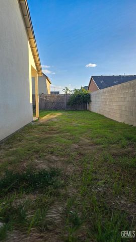 5521 Black Pearl Court, Bakersfield, CA 93313