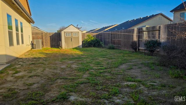 5521 Black Pearl Court, Bakersfield, CA 93313