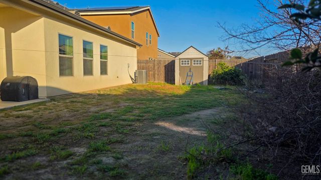 5521 Black Pearl Court, Bakersfield, CA 93313