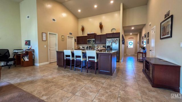 5521 Black Pearl Court, Bakersfield, CA 93313