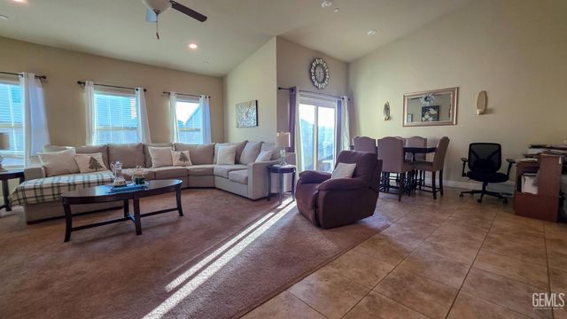 5521 Black Pearl Court, Bakersfield, CA 93313