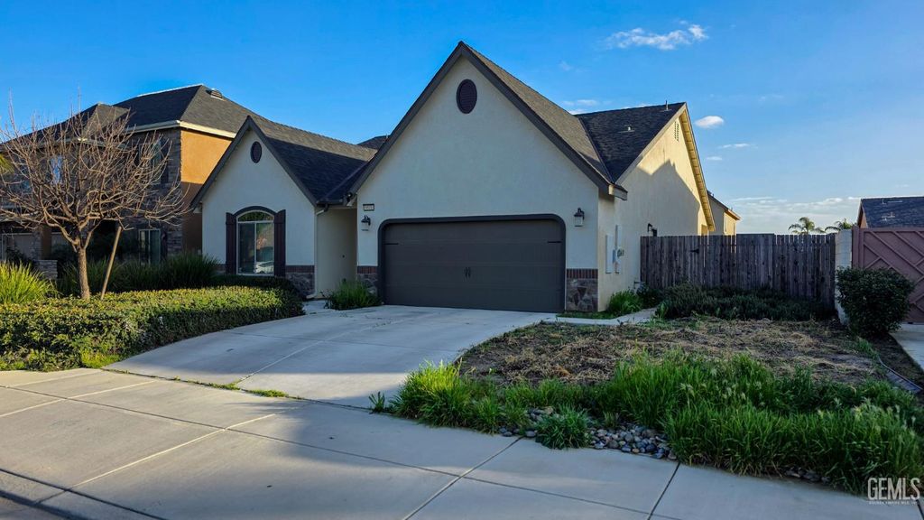 5521 Black Pearl Court, Bakersfield, CA 93313