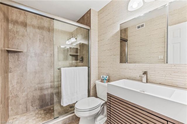 282 4th ST S # 204, Naples, FL 34102