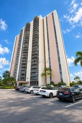 20379 W Country Club Dr 2237, Aventura, FL 33180