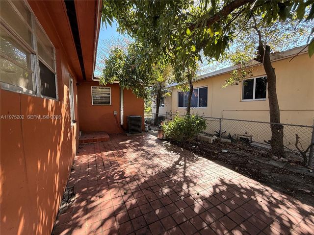 313 NE 57th St 313, Miami, FL 33137