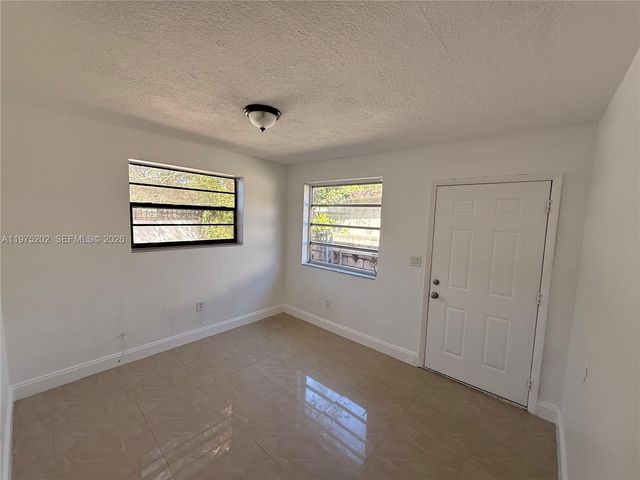 313 NE 57th St 313, Miami, FL 33137