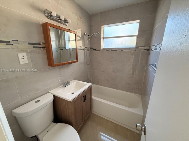 313 NE 57th St 313, Miami, FL 33137