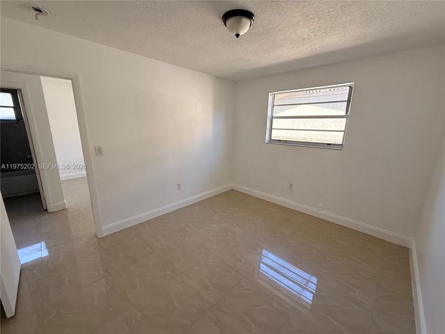 313 NE 57th St 313, Miami, FL 33137