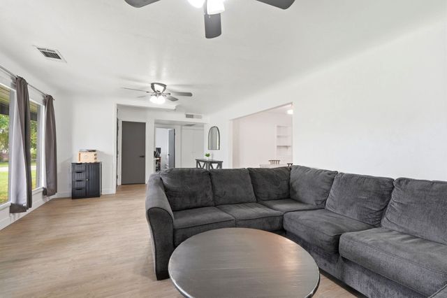 630 Auburn Street, Tulare, CA 93274