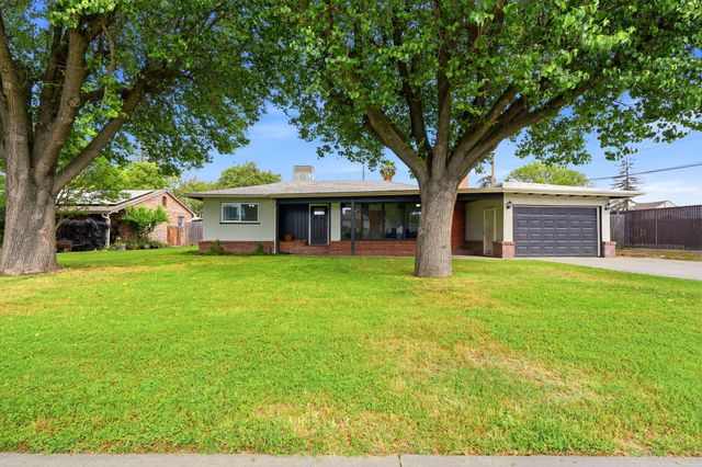630 Auburn Street, Tulare, CA 93274