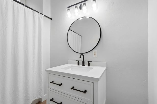 630 Auburn Street, Tulare, CA 93274